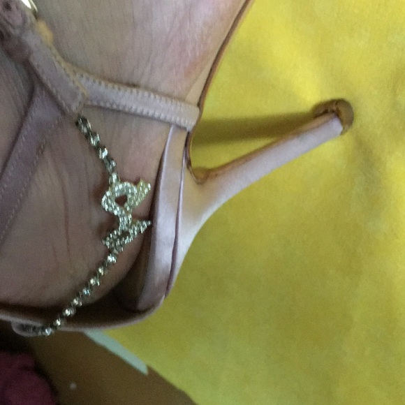 Beautiful Valentino heels - Picture 3 of 8